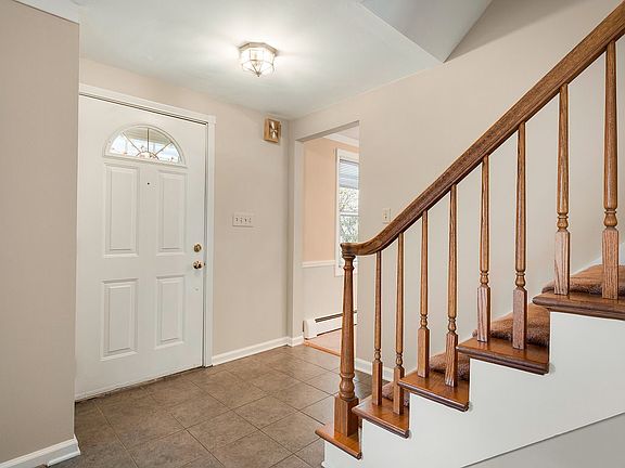 3rd image of 1914 Forest Valley Dr