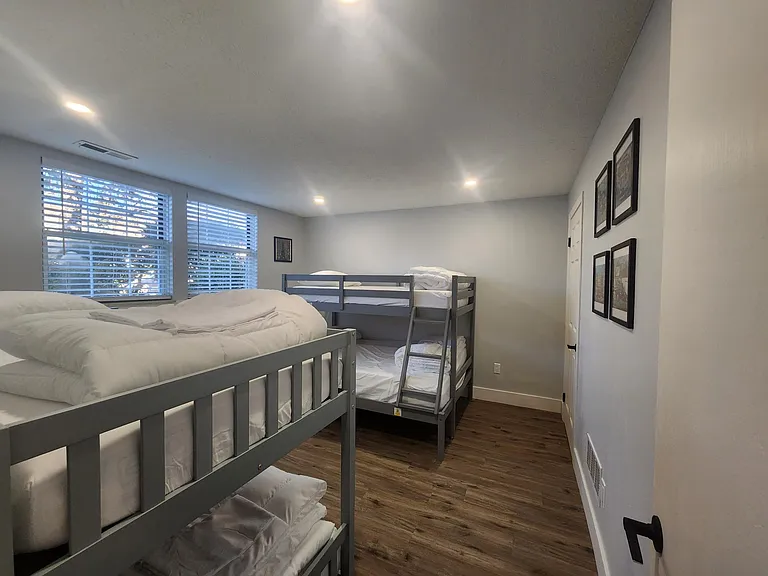 8640 Wilmette Ct — Photo 25