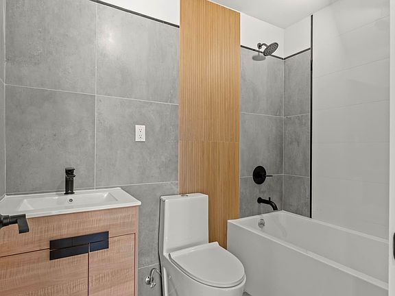 5th image of 940 New York Ave #4B