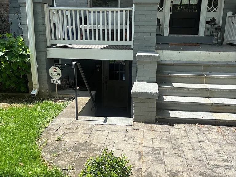 3148 19th St NW #B — Photo 2