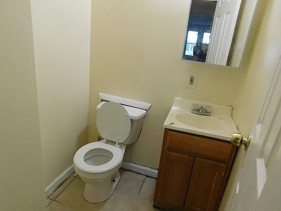 3rd image of 5341 Hadfield St