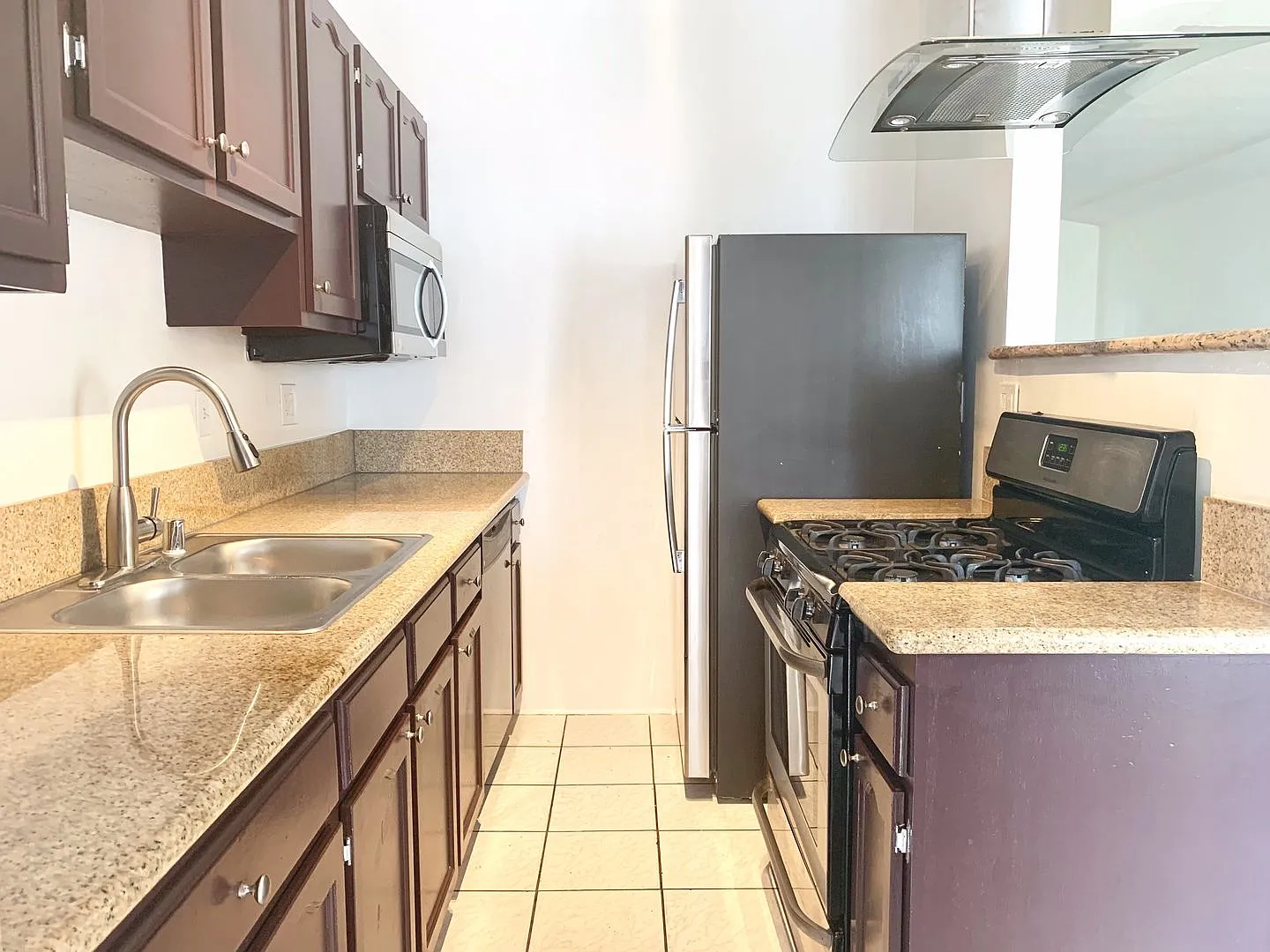 4524 Edgewood Place — Photo 3