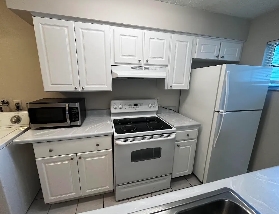 3 bed, 975 sqft, $1,850 — Photo 4