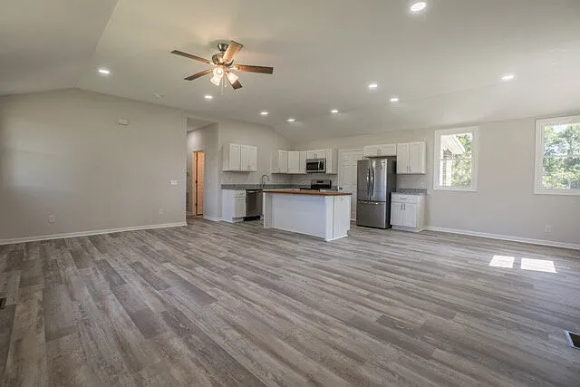 5075 Seymour Rd — Photo 9