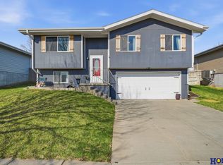 2111 NW 55th St, Lincoln, NE 68528