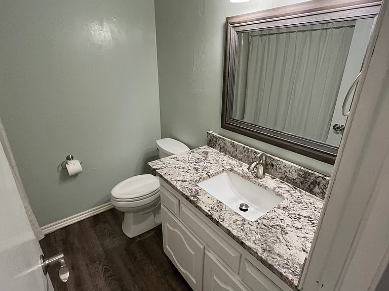 1712 S Yellowood Ave W — Photo 12