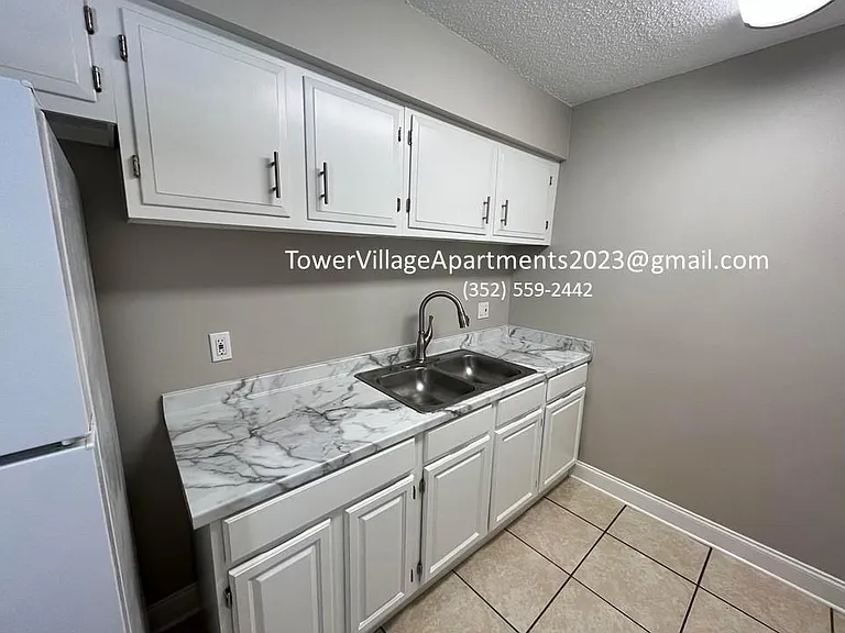 7423 SW 42nd Pl #1 — Photo 1