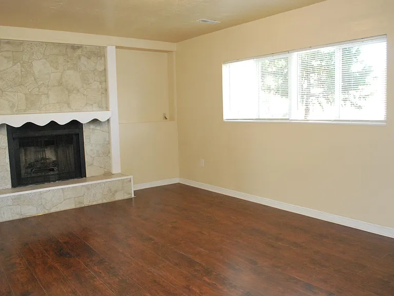 9078 S 1300 E — Photo 13