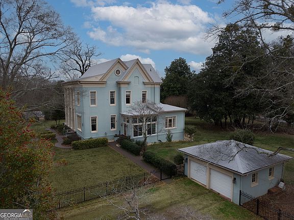 2nd image of 26 Magnolia St