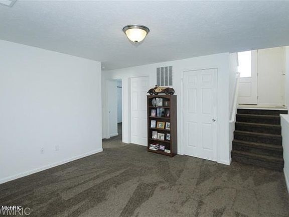 5th image of 1747 Grovenberg Ct