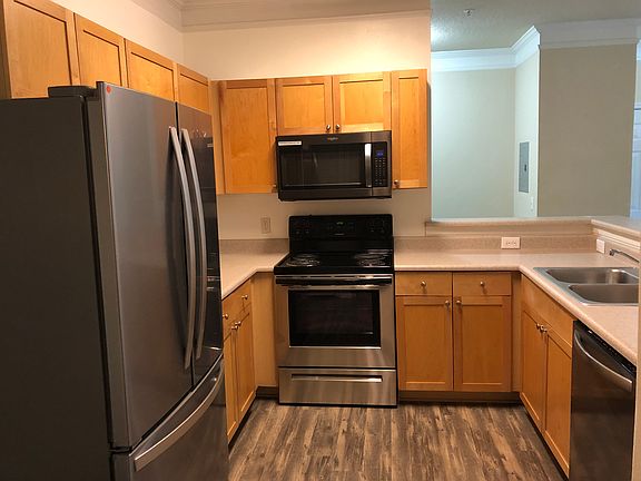 4th image of 8813 Villa View Cir Unit 103