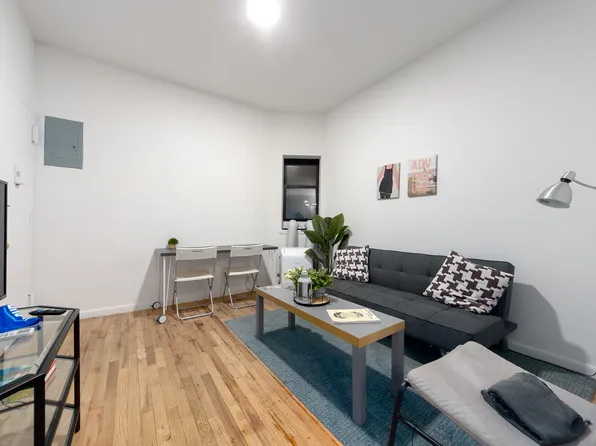 2335 1st Avenue image 1 of 6