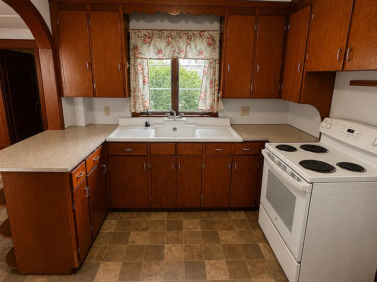 222 N Main St — Photo 3