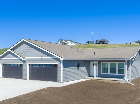 113 W 6th St #B, East Side Woodbine, IA 51579