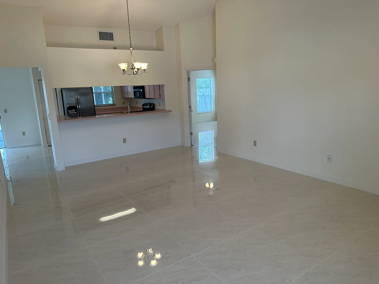 Lovely 3BR/2BA Home - Northwest Tampa — Photo 3