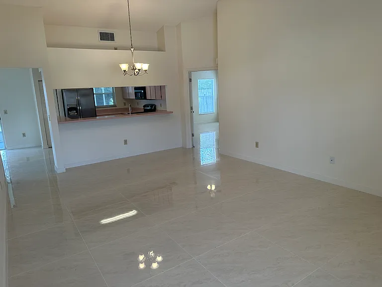 5915 Taywood Dr — Photo 3