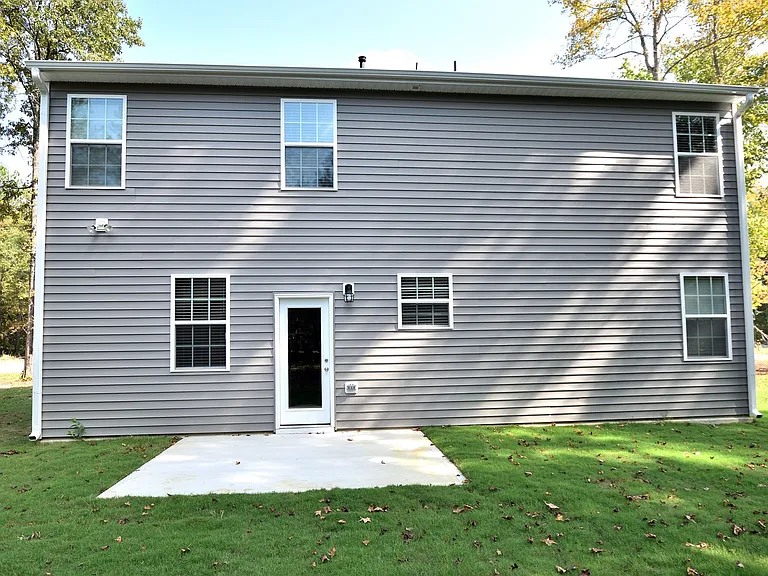 468 Rosemount — Photo 2