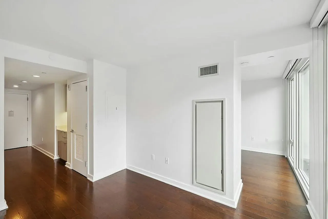 400 West 113th Street — Photo 2