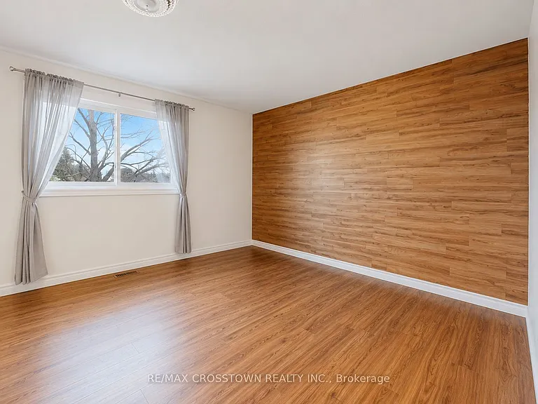 29 Baker Cres — Photo 7