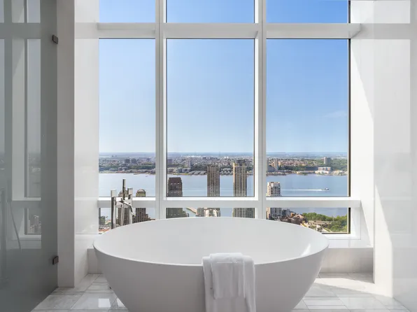 200 Amsterdam Avenue image 17 of 29