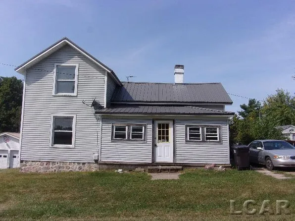 2660 Greenley St, Osseo, MI 49266