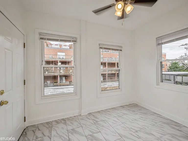 2528 N Burling St #2W — Photo 4
