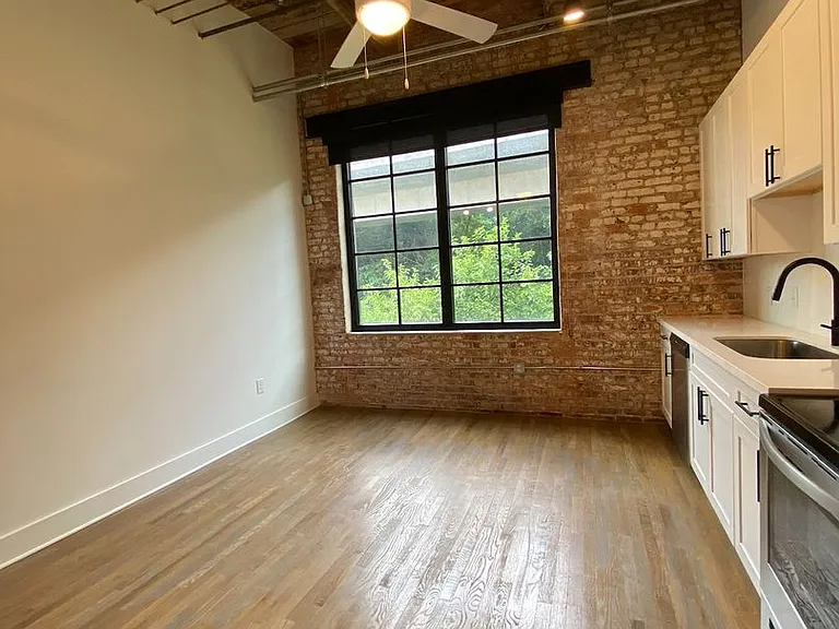 Lofts At Abrams Fixtures — Photo 25