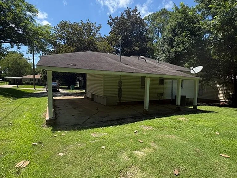 1002 Chickasaw Trl — Photo 15