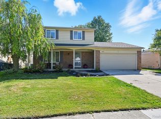 1494 Ranier Blvd, Canton, MI 48187