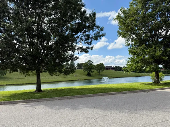 1404 Clubhouse Ln, Mount Sterling, KY 40353