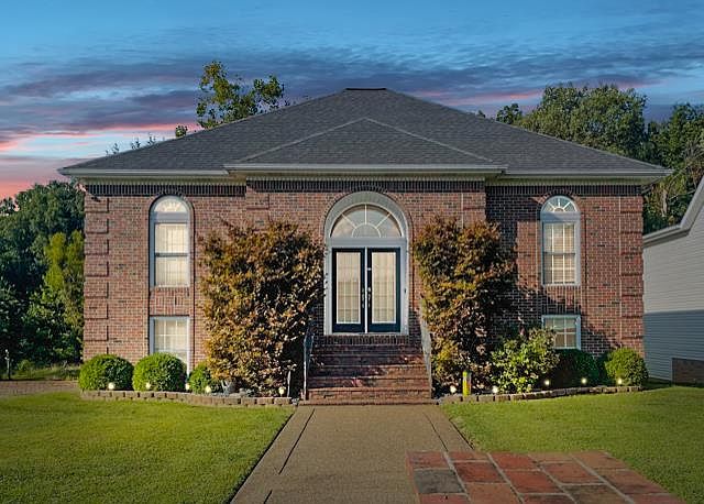 1st image of 621 Pride Ave