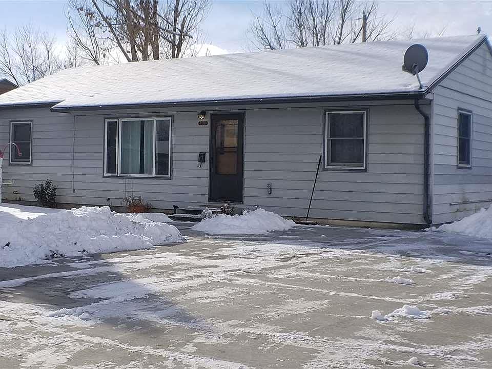 1st image of 700 S 12th St