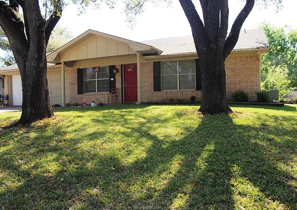 1st image of 1308 Broadmoor Dr