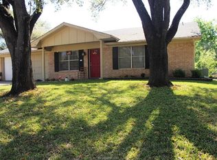 1308 Broadmoor Dr, Bryan, TX 77802