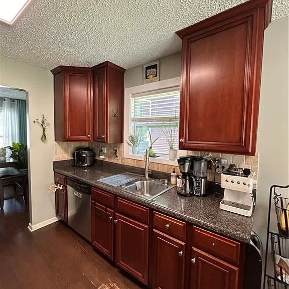 2134 Atkinson Ln — Photo 6