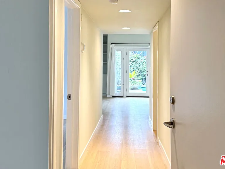 1021 Westmount Dr #102 — Photo 27