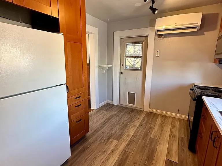 203 S Murdock Ave — Photo 14