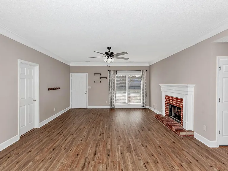 126 Suddith Ln — Photo 4