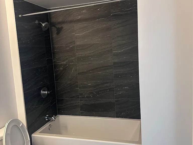 2075 Lakeshore Rd #1305 — Photo 8