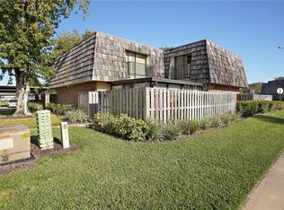 1027 Royal Oak Blvd, Leesburg, FL 34748