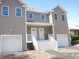 439 Pond St, Bridgeport, CT 06606