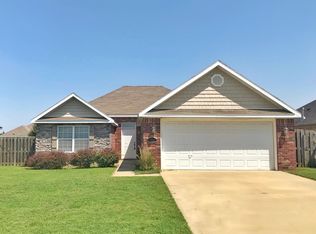 1105 Humphrey St, Pea Ridge, AR 72751
