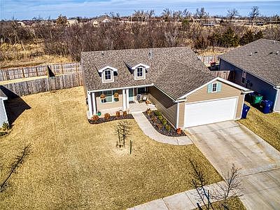 3rd image of 15105 Stillwind Dr