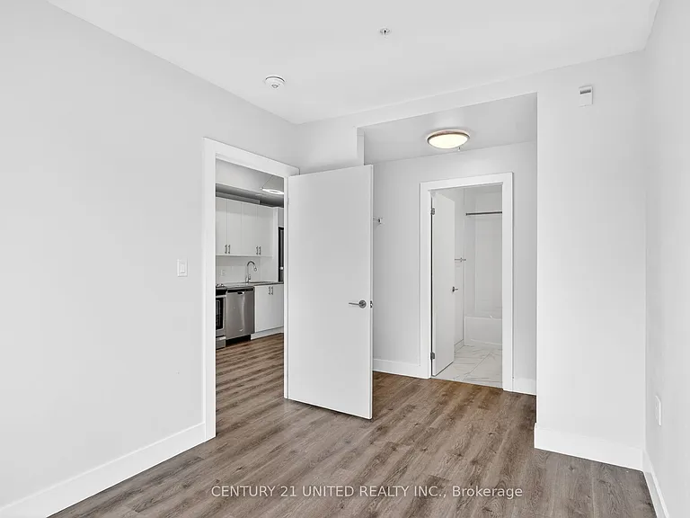 475 George St N #416 — Photo 35