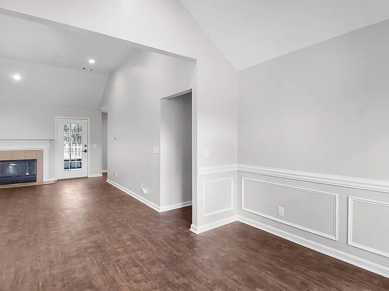 132 Pampas Dr — Photo 16