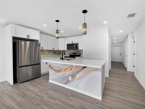 3rd image of 522 Way St