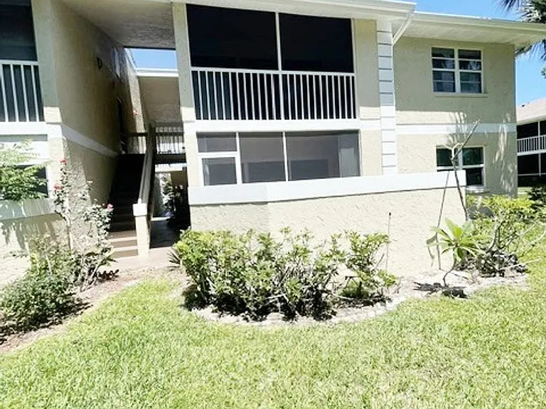 1548 SE Royal Green Cir #M-108 — Photo 13