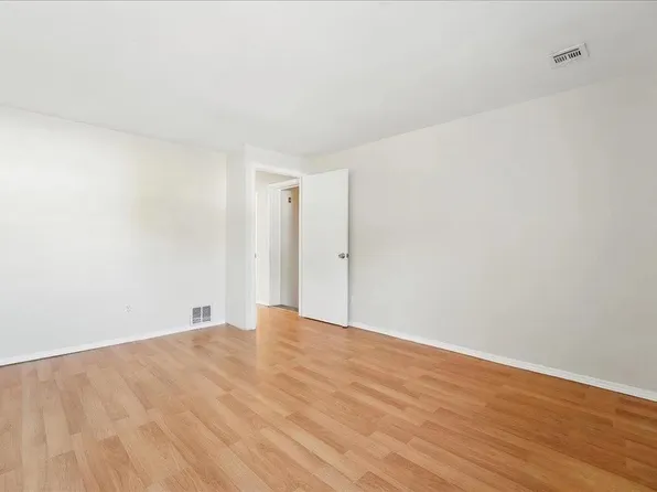 12 Saddlewood Court image 13 of 24