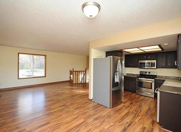 4th image of 7646 214th St N