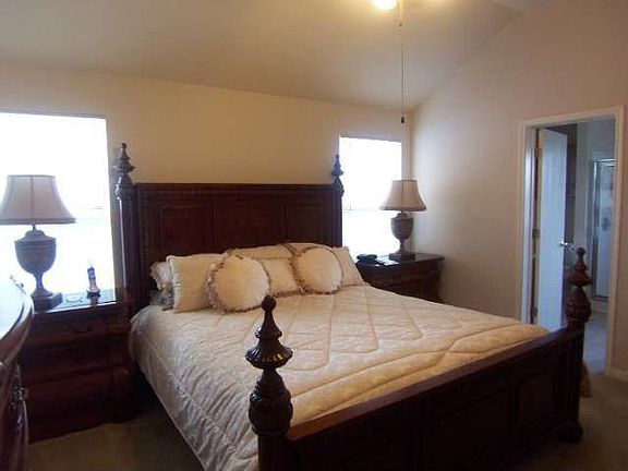 4th image of 215 Watergate Way